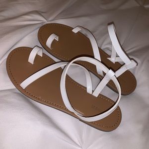 FOREVER 21 PERFECT CONDITION SANDALS!!